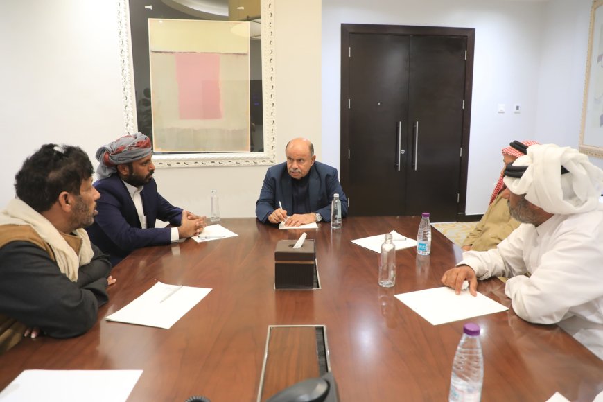عضو مجلس القيادة محافظ حضرموت يناقش تطورات الأوضاع بمنطقة الخرخير الحدودية بحضرموت 