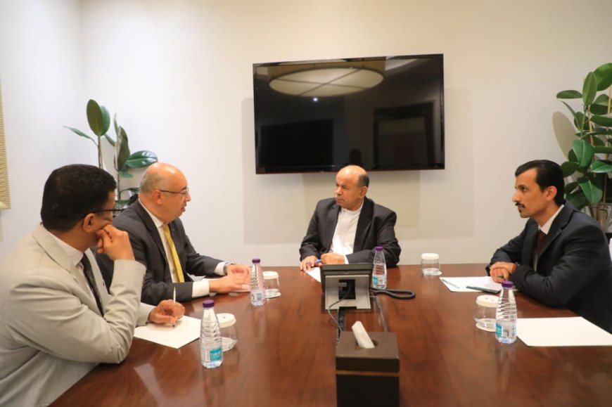 عضو مجلس القيادة الرئاسي محافظ حضرموت يلتقي مدير مكتب اليونسكو الإقليمي لدول الخليج واليمن