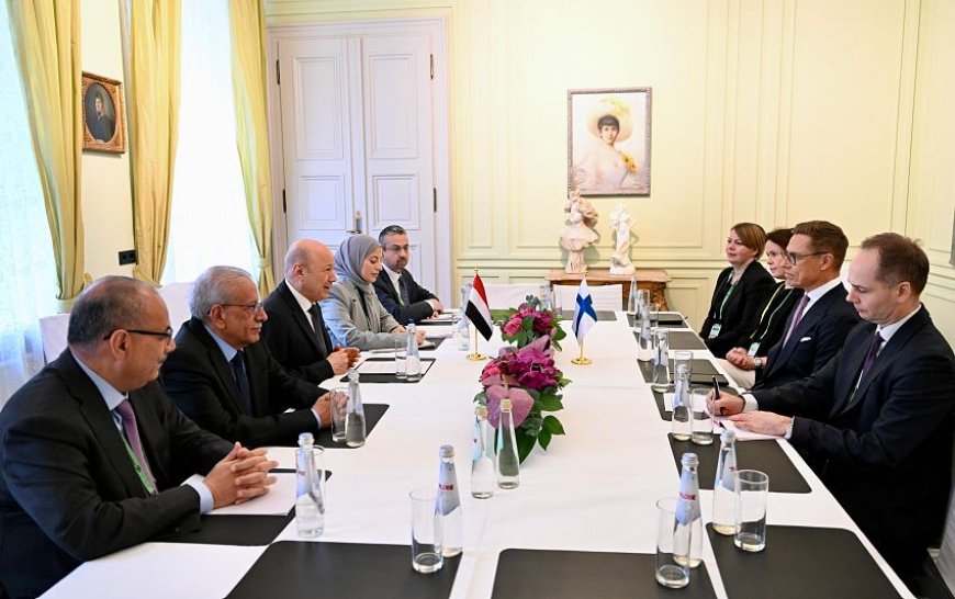 مباحثات يمنية فنلندية حول توحيد القرار السياسي وتعزيز الشراكة الدولية