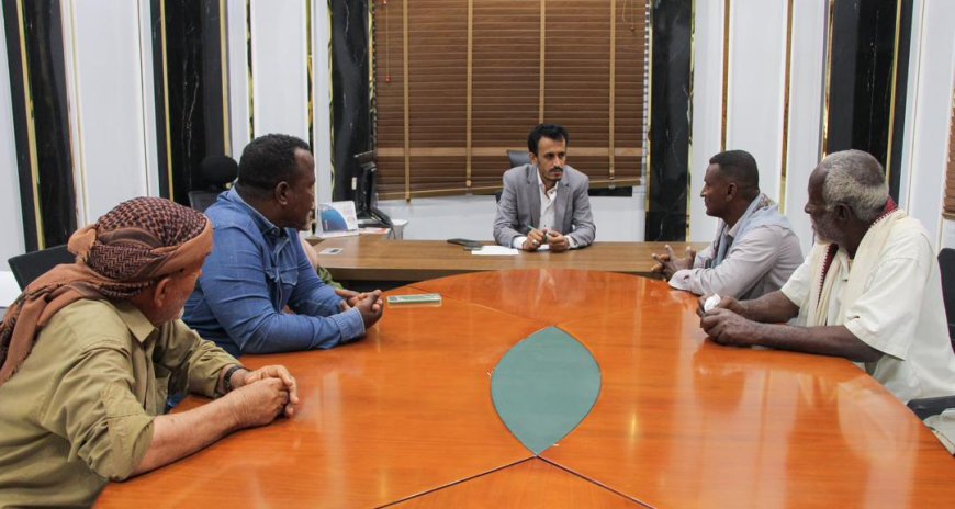 الجيلاني يلتقي أعيان وشخصيات مديرية بروم ميفع ويوجه بحل عاجل لمشكلة الكهرباء