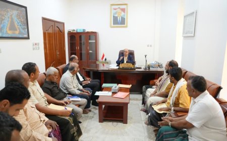 الخنبشي يشدد على تكامل الجهود لتحسين الخدمات في مديريات ساحل حضرموت