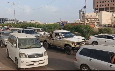 عدن.. استقبال جماهيري حاشد لقيادي أعلن حل الانتقالي الجنوبي