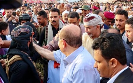 رئيس الوزراء من العاصمة المؤقتة عدن: نمضي بثبات نحو إنهاء الانقلاب وبناء الدولة