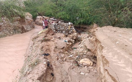 استمرار انهيار السواقي الزراعية والطرقات جراء الأمطار الغزيرة والسيول بمديرية حجر 