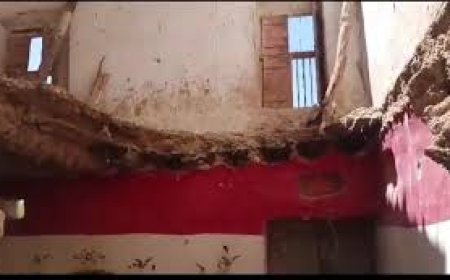 انهيار سقف منزل في غيل بن يمين يودي بحياة طفلة ويصيب أفراداً من أسرتها