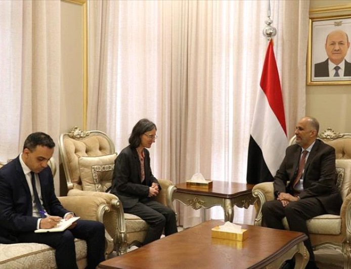 وزير المالية يناقش مع السفيرة الفرنسية تعزيز التعاون الاقتصادي