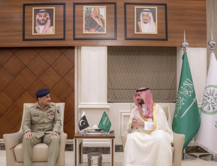 تحرك عسكري سعودي باكستاني على أعلى المستويات بعد تصاعد الهجمات الإيرانية على المملكة