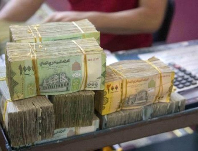 مع اقتراب العيد.. ما يزال تعثر صرف رواتب العسكريين في عدن مستمراً