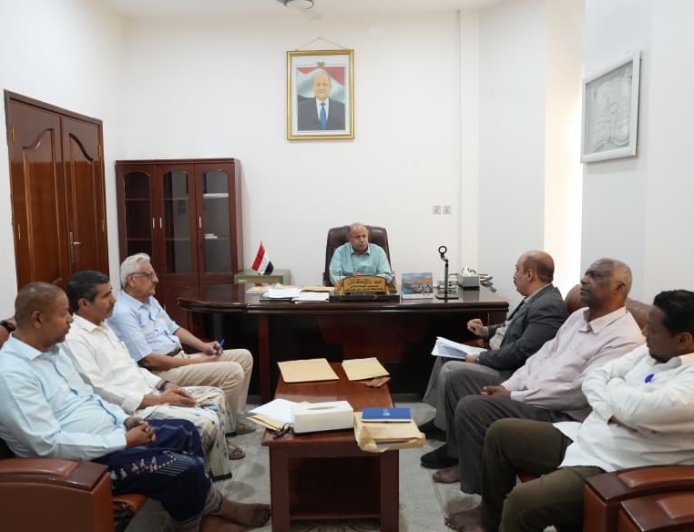 المكلا.. الخنبشي يناقش مع قيادات التربية أوضاع المعلمين والمشاريع التعليمية