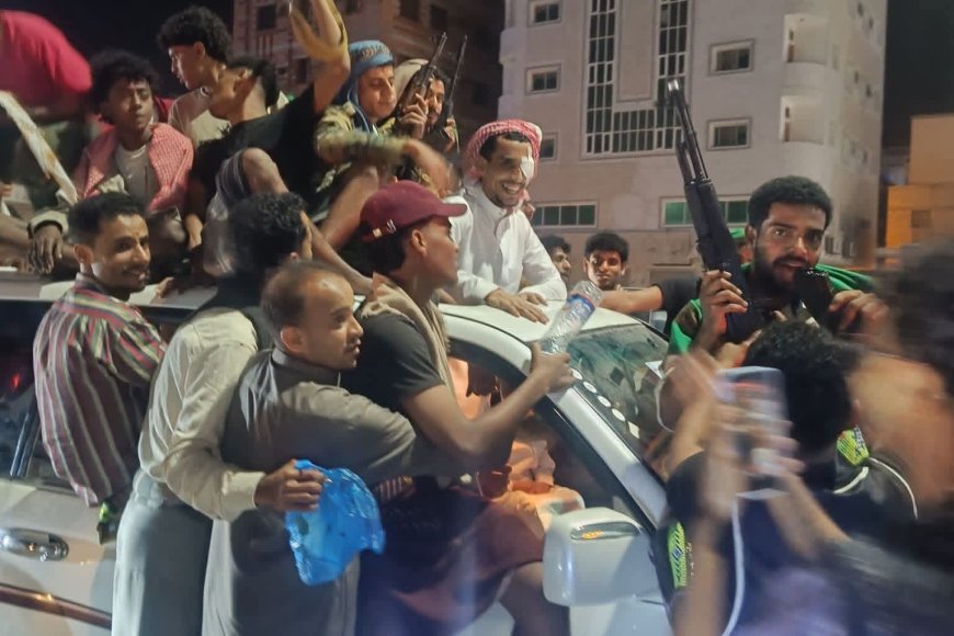 المكلا تحتفي بعودة الجريح البطل محمد سعيد بامراغة بعد استكمال رحلة علاجه بالخارج المكلا تحتفي بعودة الجريح البطل محمد سعيد بامراغة بعد استكمال رحلة علاجه بالخارج