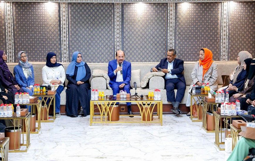 رئيس الوزراء يؤكد التزام الحكومة بتمكين المرأة وتعزيز دورها في صنع القرار