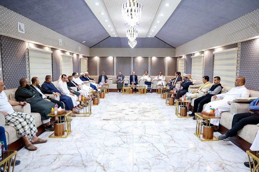 رئيس الوزراء يبحث مع القطاع الخاص سبل تعزيز التعاون الاقتصادي