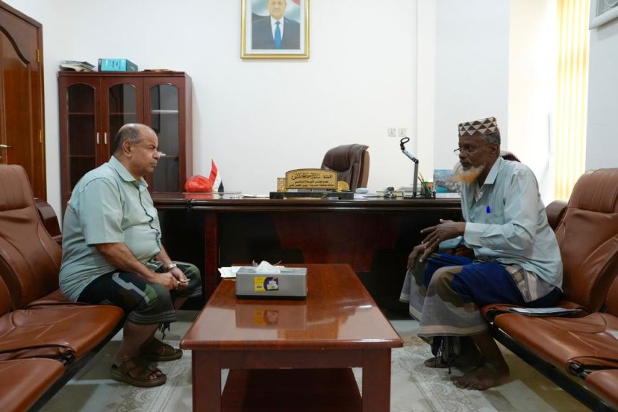 عضو مجلس القيادة محافظ حضرموت يطّلع على أهداف مجلس قبائل السمر ودوره في تعزيز الاستقرار المجتمعي