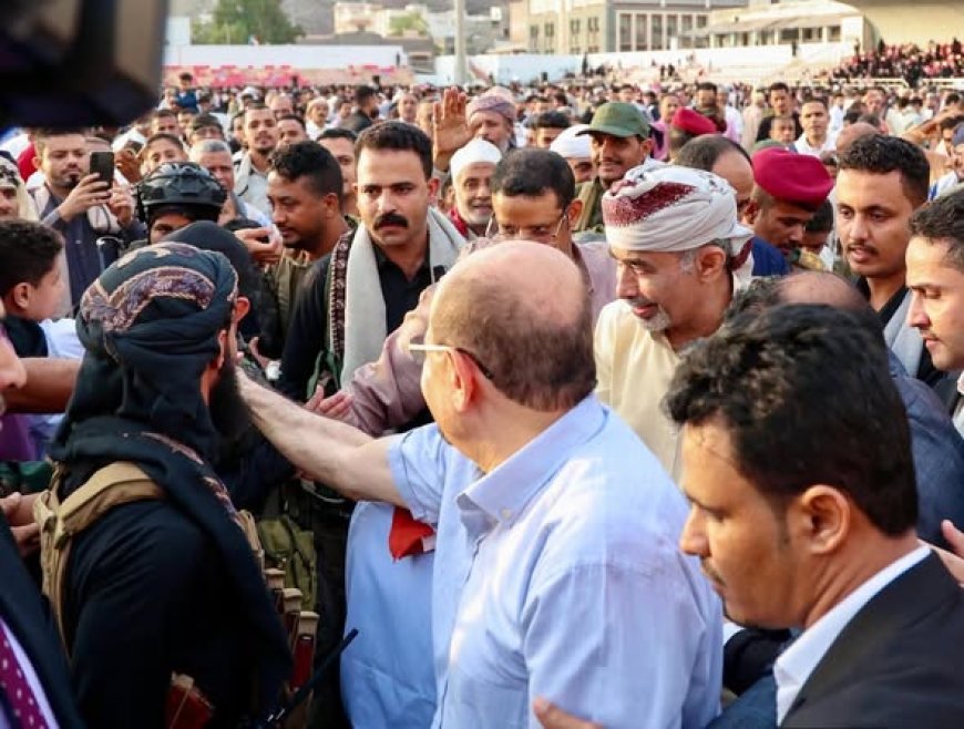 رئيس الوزراء من العاصمة المؤقتة عدن: نمضي بثبات نحو إنهاء الانقلاب وبناء الدولة