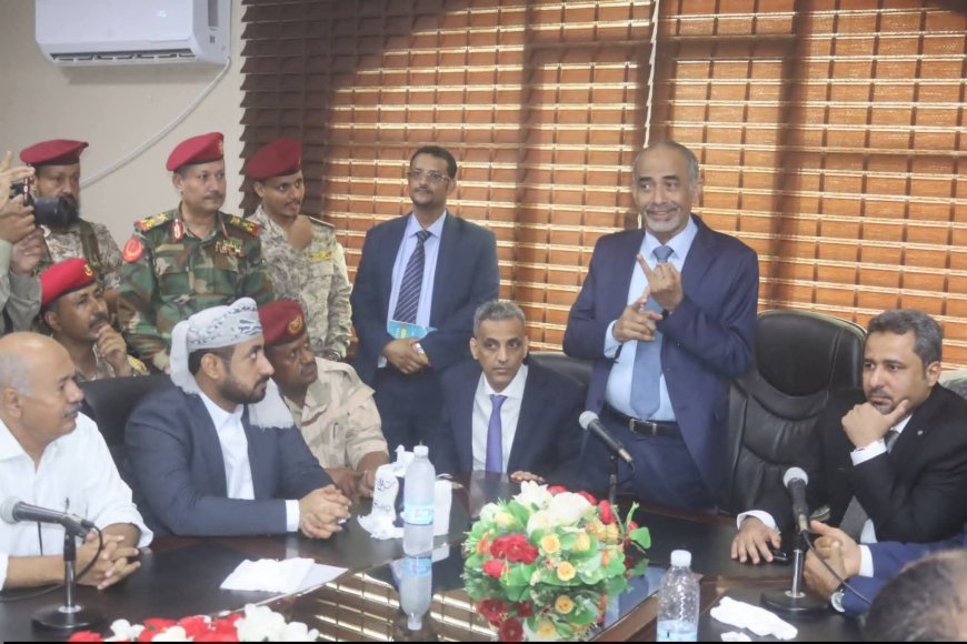 الصبيحي يوبّخ سلطة لحج: أين علم الجمهورية اليمنية؟ 