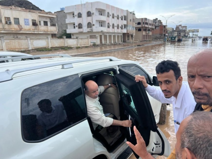 جولة ميدانية لمحافظ حضرموت للاطلاع على أضرار السيول في المكلا