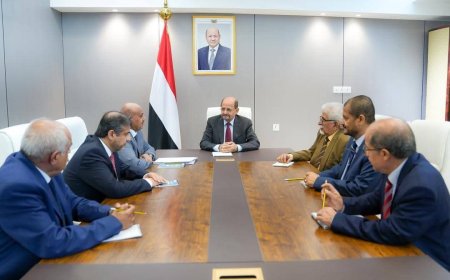 رئيس الوزراء يشدد على دعم استقلالية البنك المركزي وتعزيز الاستقرار النقدي