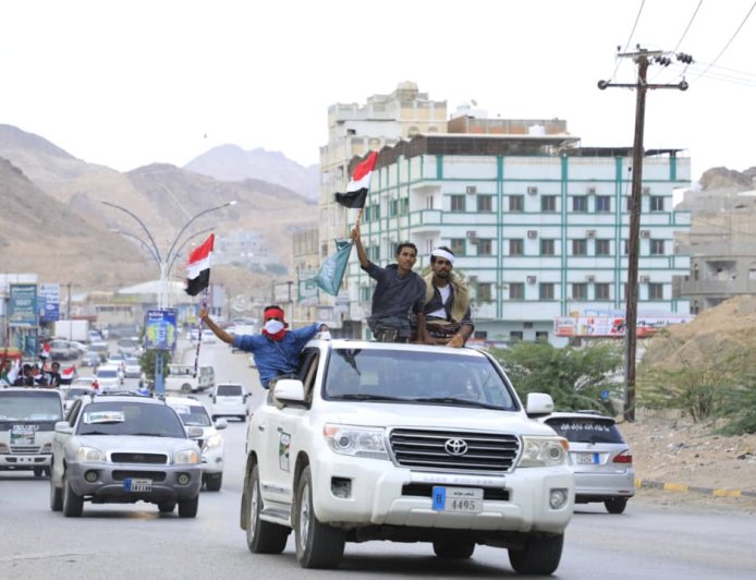 استجابة واسعة للنداء الحضرمي.. حشود تتوافد دعماً للمملكة