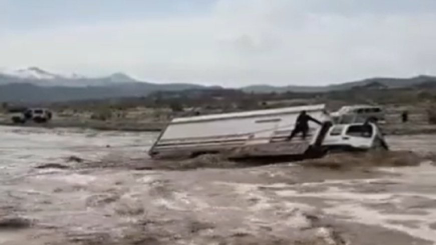 السعودية.. إنقاذ باكستاني حاصرته السيول من الغرق (فيديو)