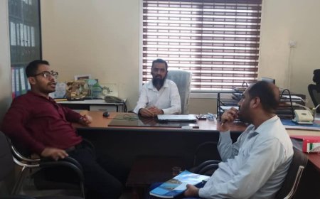 مناقشة تعزيز سبل التعاون في تنفيذ البرامج والمشاريع المختلفة بين مكتب وزارة التعليم الفني ومؤسسة حضرموت