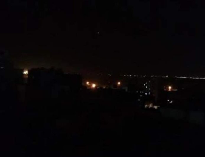 الكهرباء تنقطع 6 ساعات عن المكلا والأهالي يطلقون مناشدة عاجلة