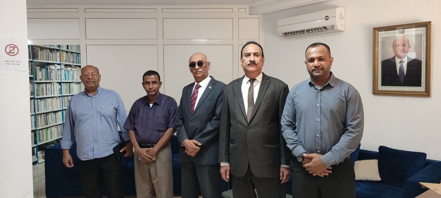 وفد جامعة حضرموت يلتقي سفير اليمن في تونس خلال زيارته للجامعات التونسية