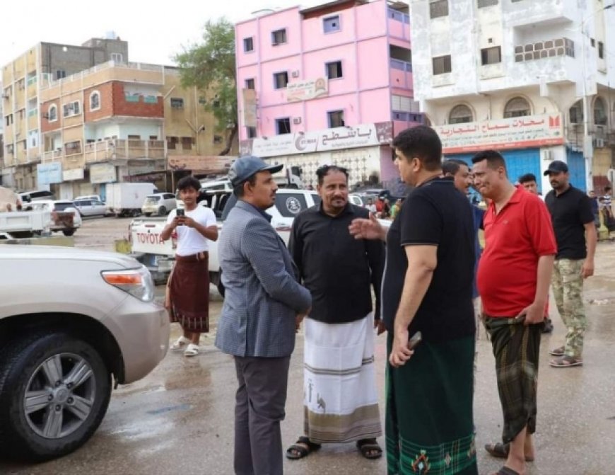 المحافظ بن ماضي يتفقّد أضرار السيول في المكلا