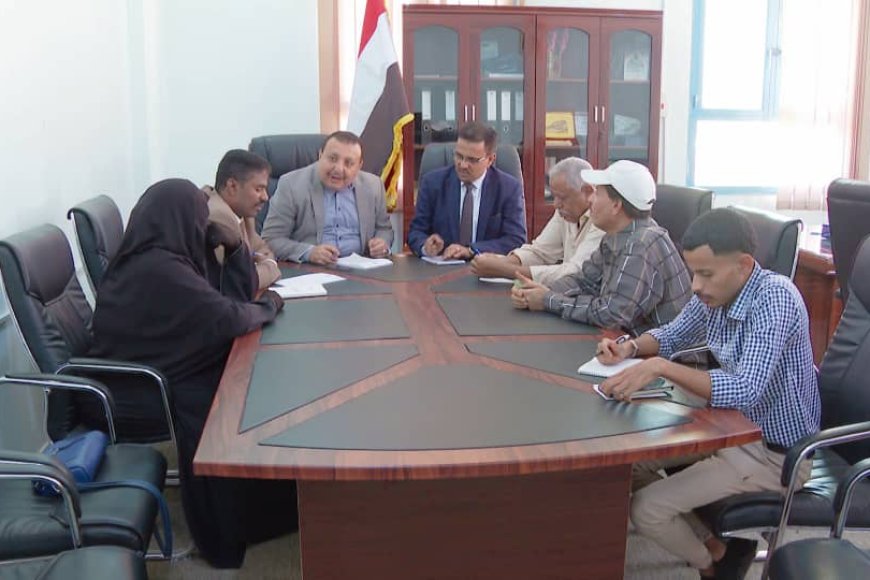 المكلا.. نائب وزير الخدمة المدنية يبحث دعم الموازنات وتحديات الفروع التابعة للخدمة