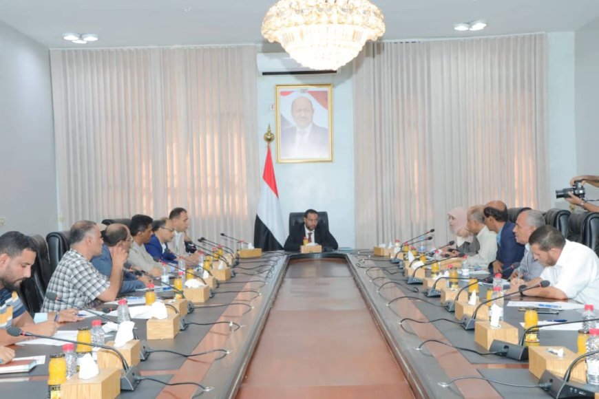 وزارة التربية تؤكد ضرورة صرف مرتبات المعلمين وتقديم مقترحات لتخفيف معاناتهم