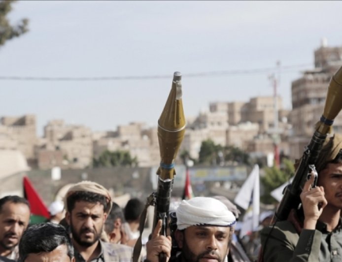 منصة استخباراتية: ميليشيا الحـ.ـوثي حشدت قوات برية ضخمة لاجتياح الساحل الغربي 