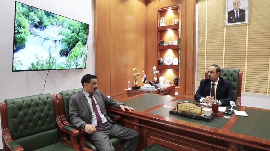 محافظ حضرموت يبحث مع مساعد وزير الدفاع لشؤون الموارد البشرية تعزيز خطط تنمية الكوادر العسكرية 