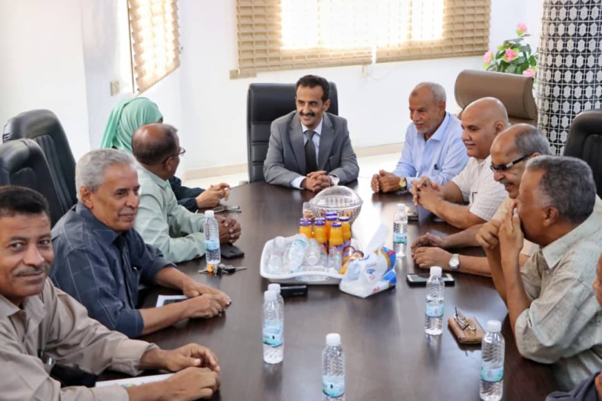 الوكيل المساعد بوزارة النفط يتفقد مصافي عدن وهيئة المساحة الجيولوجية بعد إجازة العيد