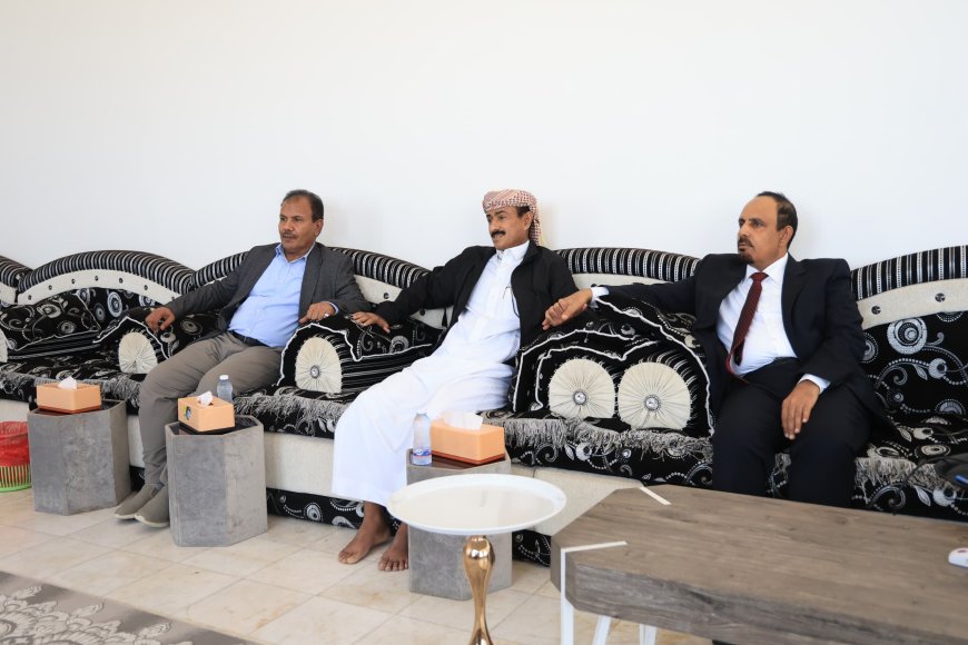 محافظا حضرموت وشبوة يبحثان تعزيز التعاون الأمني والتنموي