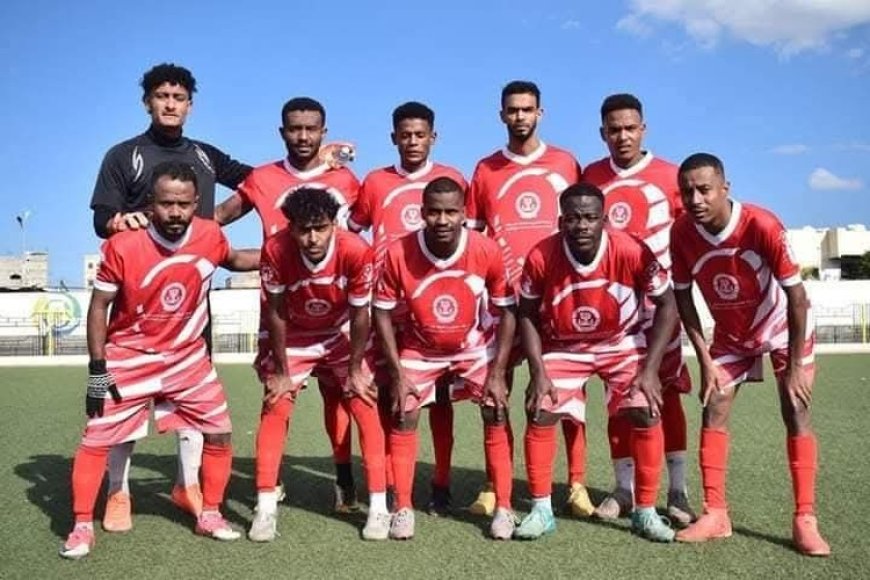 المحافظ بن ماضي يهنئ نادي وحدة المكلا بالتأهل المستحق لدوري الدرجة الثانية