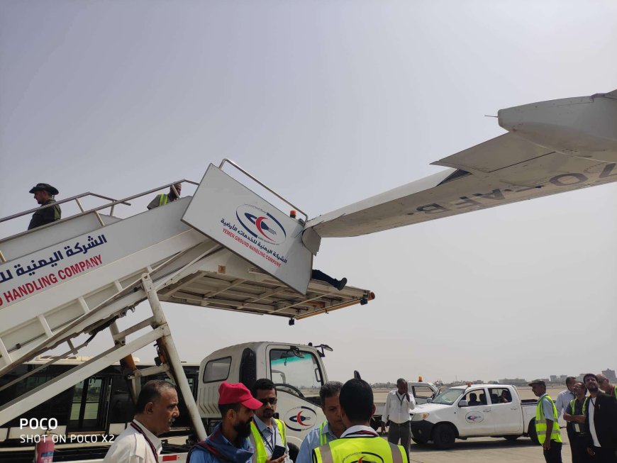 حادث عرضي لطائرة يمنية في مطار عدن يؤخر الرحلة دون إصابات