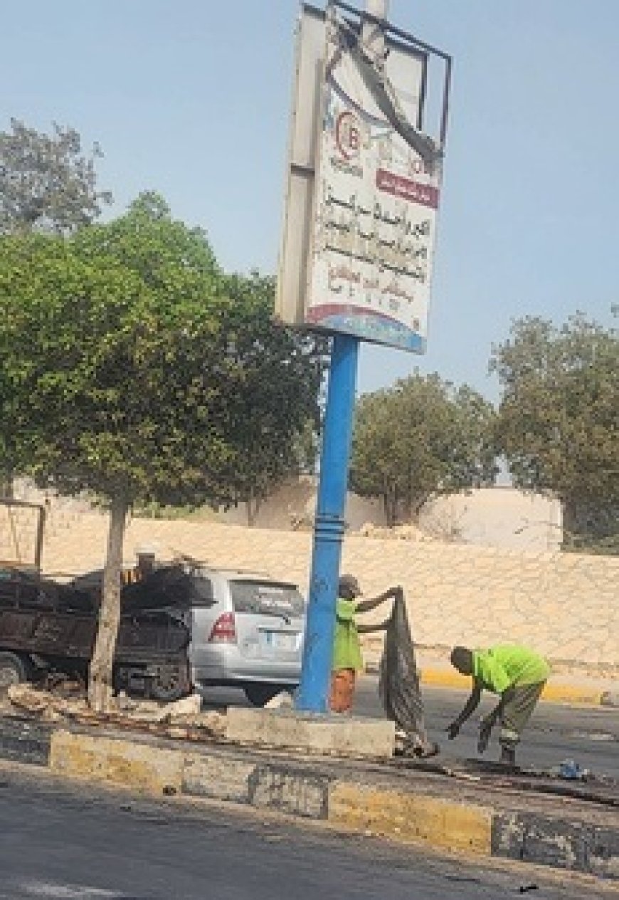 التواصل الاجتماعي يتفاعل مع صور تعكس معاناة عمال النظافة في أعقاب الاضطرابات خلال الأيام الماضية
