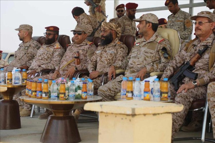 رئيس الأركان يطّلع على جاهزية الفرقة الثانية بقوات درع الوطن في حضرموت