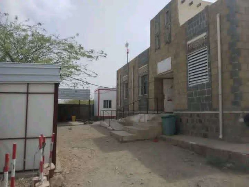 المخا: إغلاق وحدات صحية يزيد معاناة السكان مع انتشار الأمراض