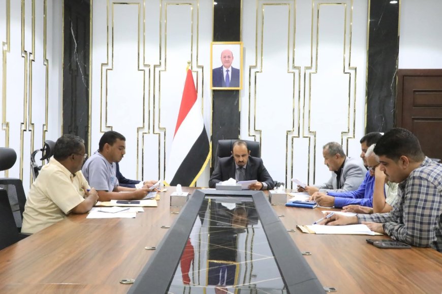 خلال ترؤسه اجتماع لجنة المناقصات.. بن ماضي يؤكد أهمية استكمال مشروع محطة رفع المجاري بالشحر