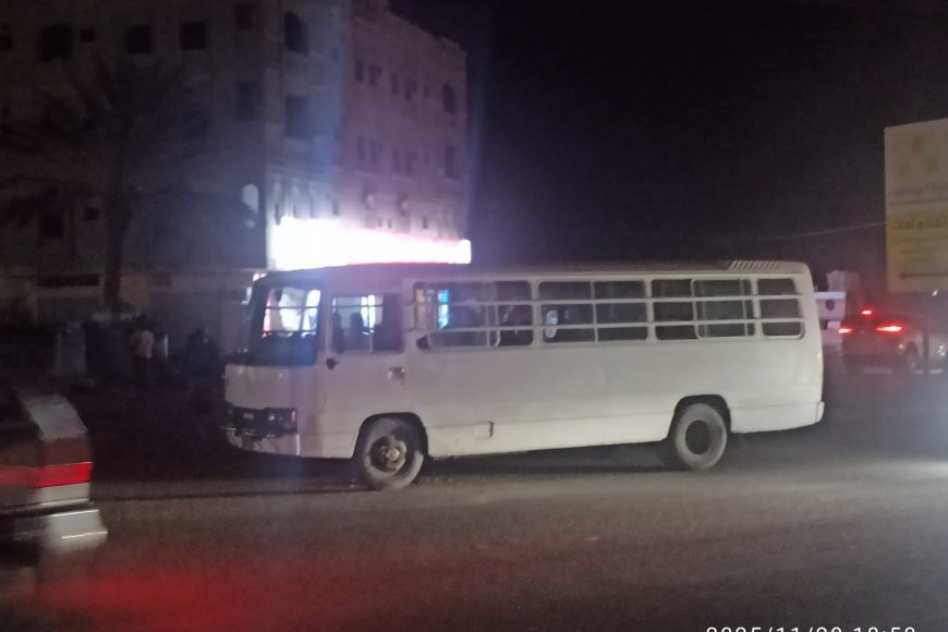 نجاة ركاب من احتراق باص غاز في المكلا بعد شرت في البطارية