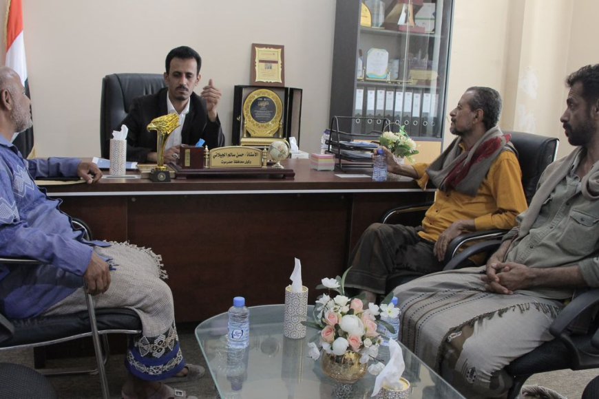 الجيلاني يبحث مع نقابة المعلمين قضايا العملية التعليمية ويؤكد اهتمام السلطة المحلية بأوضاع المعلمين