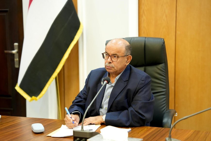 صحفيون ونشطاء يدعون أبناء حضرموت للوقوف خلف المحافظ سالم الخنبشي