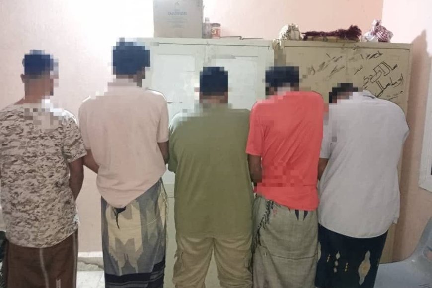 أمن غيل باوزير يضبط مخالفين لإطلاق الأعيرة النارية ويؤكد استمرار الحملات الأمنية