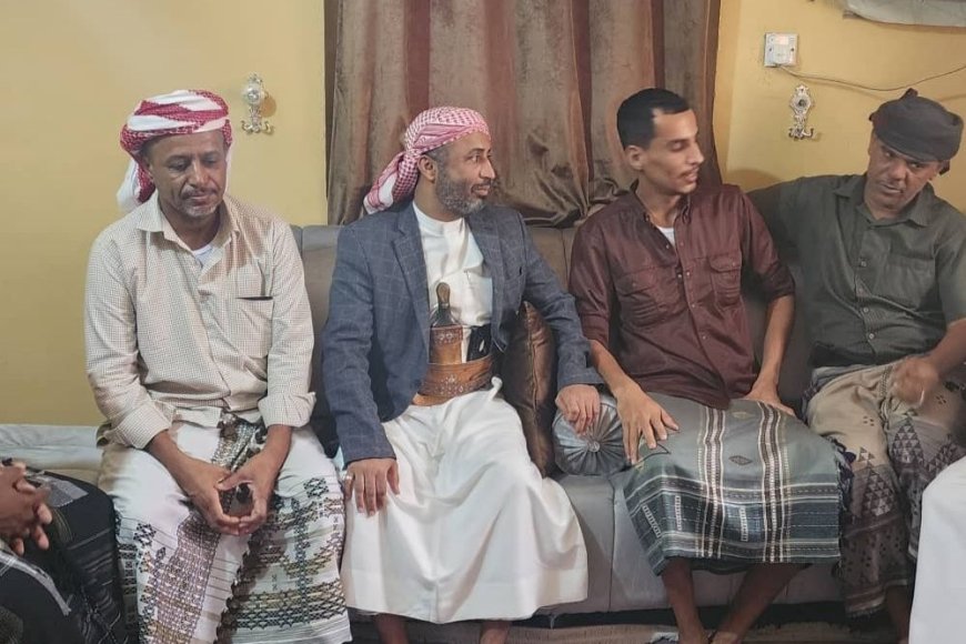وفد من حلف قبائل حضرموت يزور جريحين في المكلا بمناسبة عيد الفطر