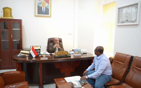 الخنبشي يوجّه بدعم مشاريع تحديث ميناء المكلا ورفع كفاءته