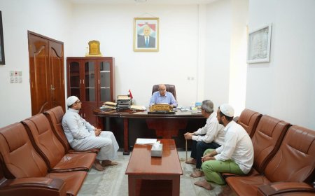 الخنبشي يؤكد دعم السلطة المحلية للمبادرات العلمية والأكاديمية بجامعة الأحقاف