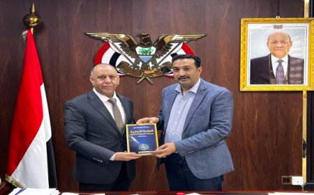 وزير الصناعة يتسلم دراسة قانونية لتعزيز حماية العلامة التجارية ودعم حقوق المستثمرين