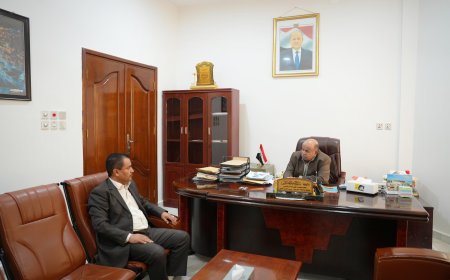 الخنبشي يتلقي وكيل وادي وصحراء حضرموت ويبحثان أوضاع الكهرباء