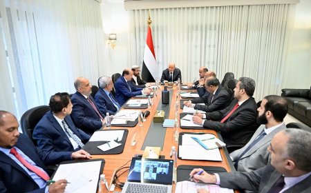 اجتماع رئاسي مصغر في الرياض يضع الإصلاح الاقتصادي والخدمات في صدارة الأولويات