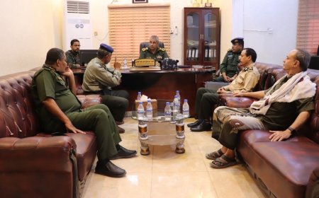 مدير أمن ساحل حضرموت العميد الجابري يلتقي مديري مصلحتي الهجرة و الأحوال بالمكلا